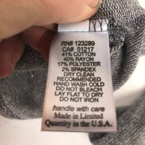 Lauren Moshi Gray V-neck Sweater Size Medium* - Picture 7 of 7